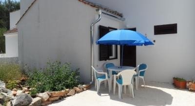 Apartamento Tara, alojamiento privado en Nečujam, Croacia